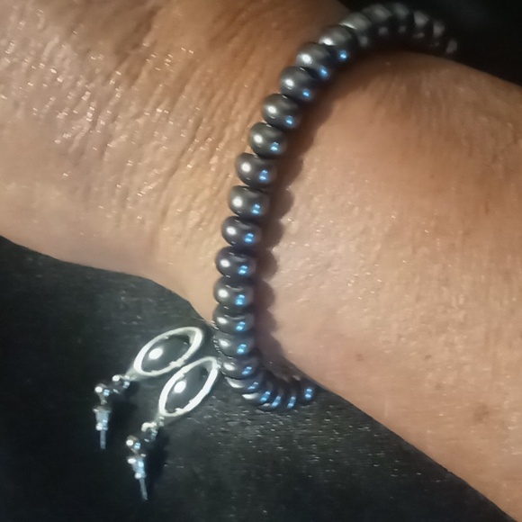 Expandable bracelet and matching earrings. A blackened silver weighed bead. - Picture 4 of 4